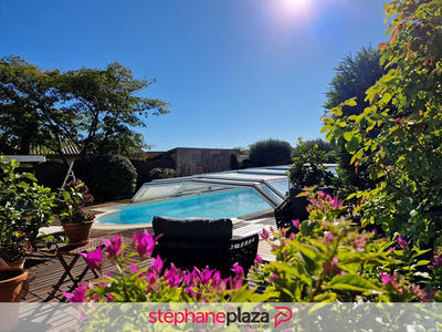 Maison - 165 m² - 10 pièces