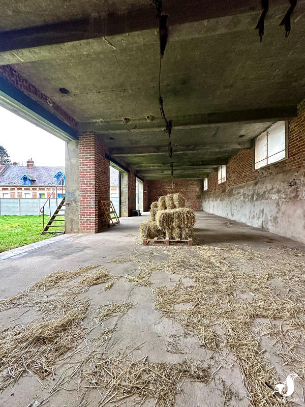 Ferme - 1 280 m² - 5 pièces