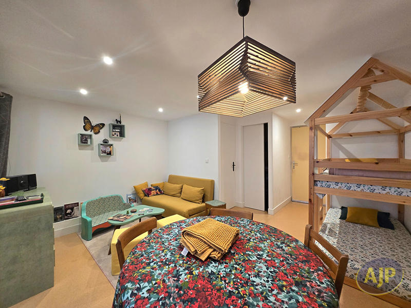 Maison - 195 m² - 7 pièces