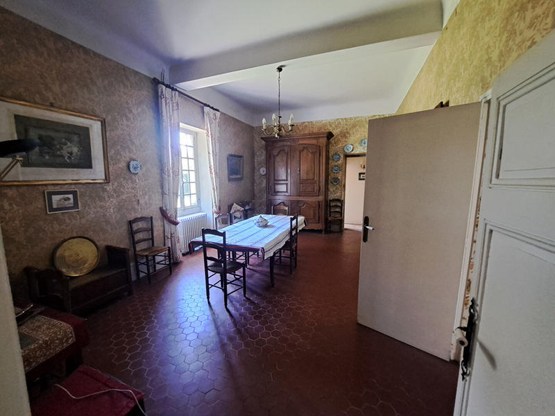 Maison - 460 m² - 15 pièces