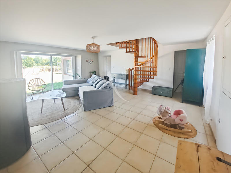 Maison - 163 m² - 5 pièces