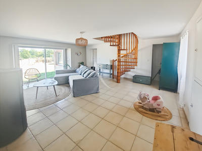 Maison - 163 m² - 5 pièces