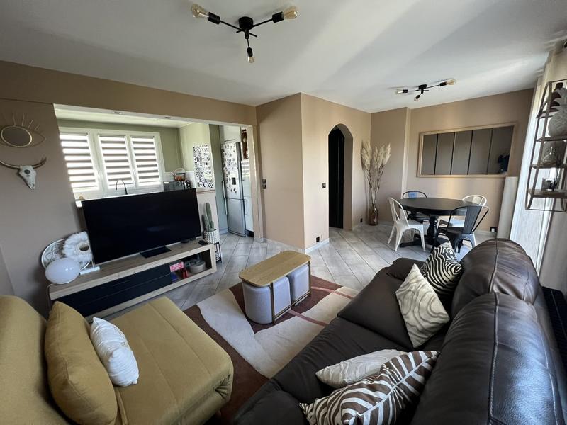 Maison - 96 m² - 5 pièces