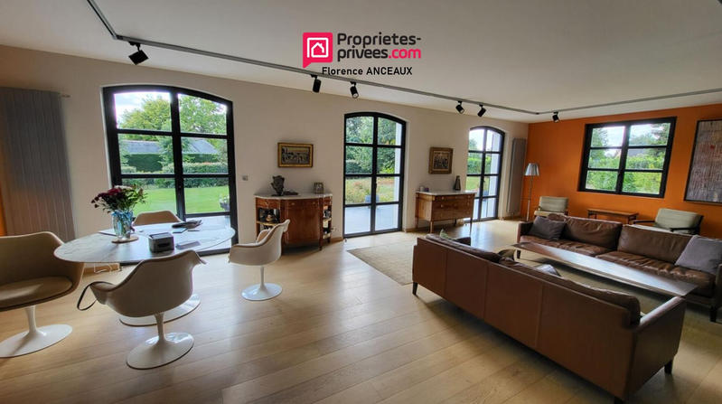 Maison - 300 m² - 8 pièces