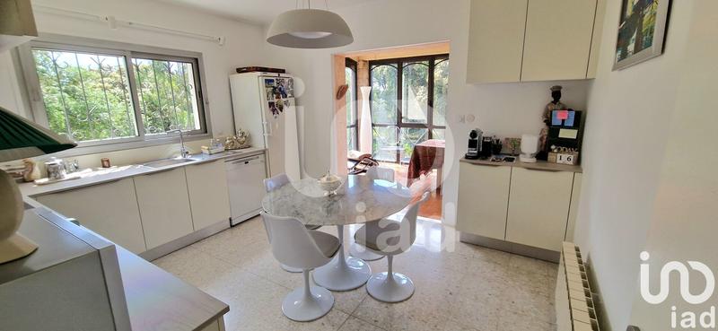 Maison - 250 m² - 11 pièces