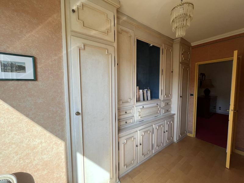 Appartement - 137 m² - 6 pièces