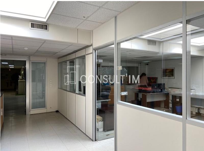 Bureau - 577 m²