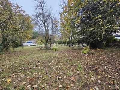 Terrain constructible - 997 m²