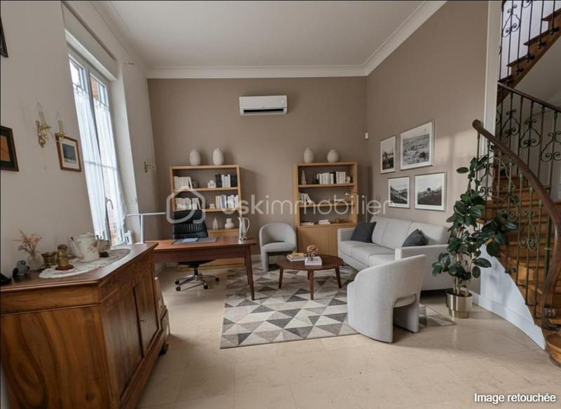 Demeure - 267 m² - 11 pièces