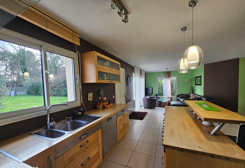 Maison - 141 m² - 6 pièces