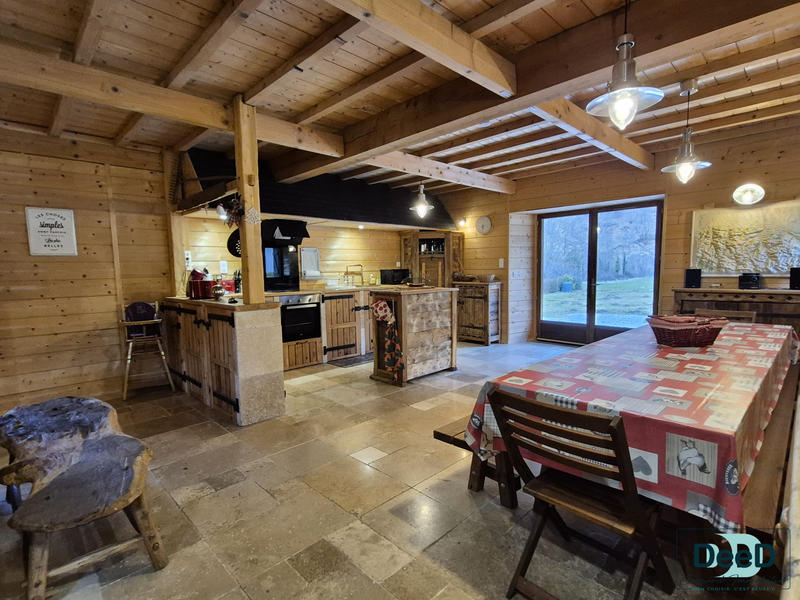 Maison - 140 m² - 4 pièces