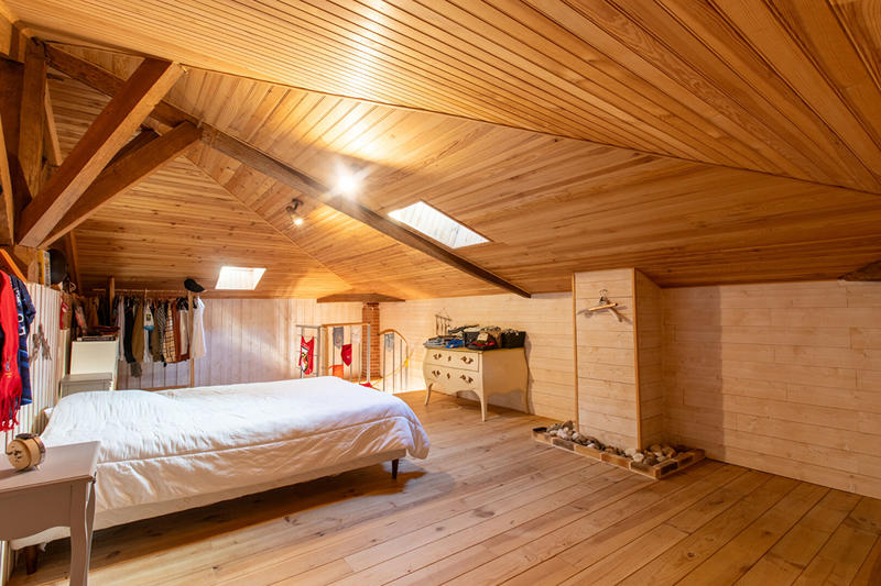 Maison - 296 m² - 8 pièces