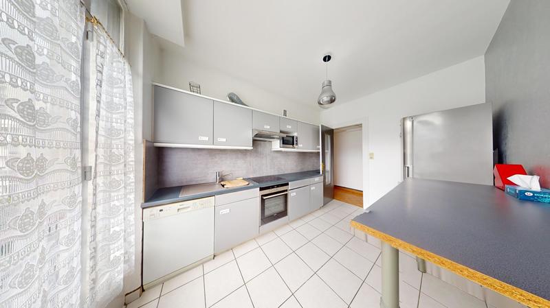 Appartement - 145 m² - 6 pièces