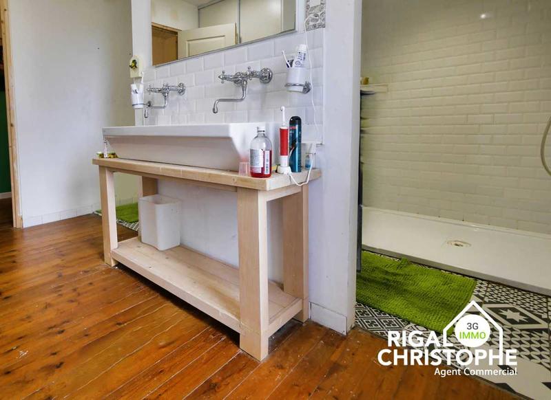 Demeure - 220 m² - 8 pièces