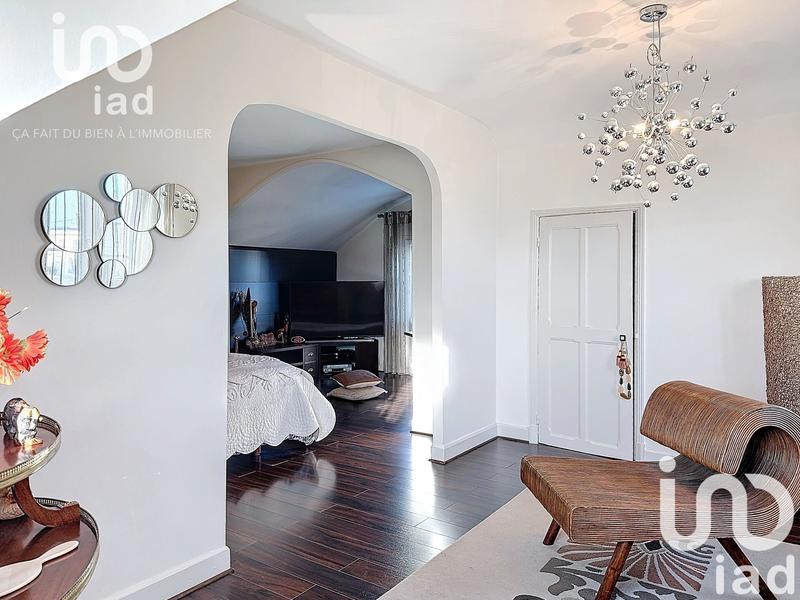 Maison - 200 m² - 8 pièces