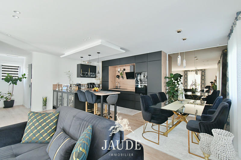 Maison - 135 m² - 6 pièces