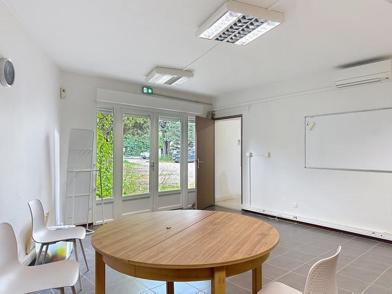 Bureau - 175 m² - 8 pièces