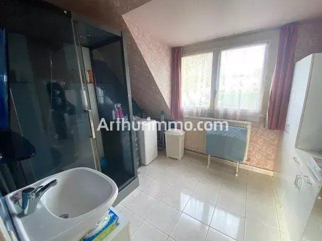 Maison - 92 m² - 5 pièces