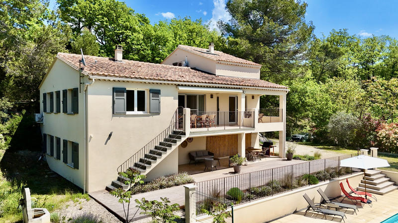 Villa - 153 m² - 7 pièces