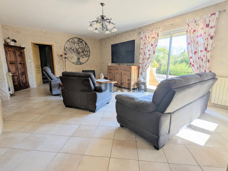 Maison - 249 m² - 8 pièces