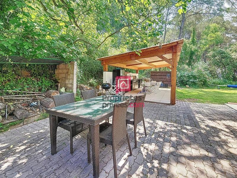 Villa - 220 m² - 9 pièces