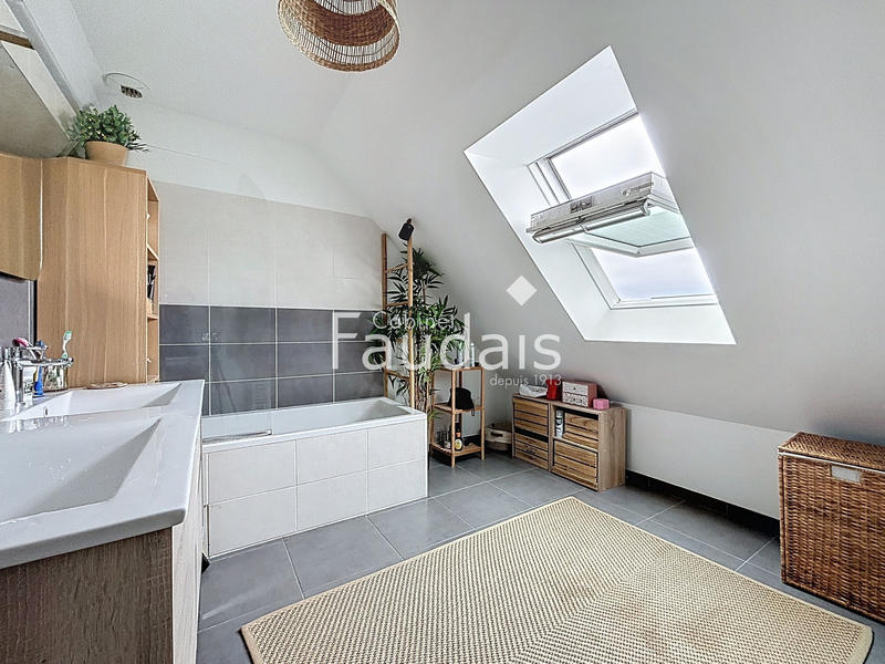 Maison - 110 m² - 5 pièces