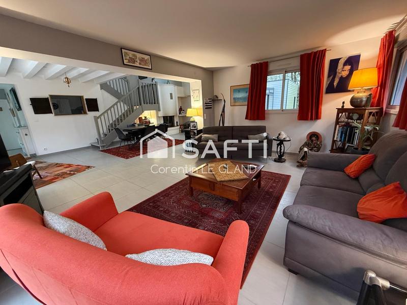 Maison - 230 m² - 8 pièces