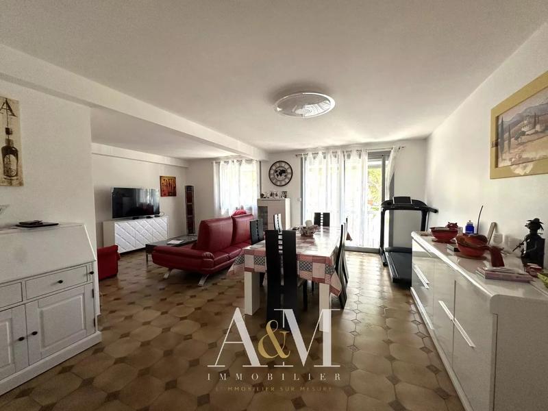 Appartement - 92 m² - 4 pièces