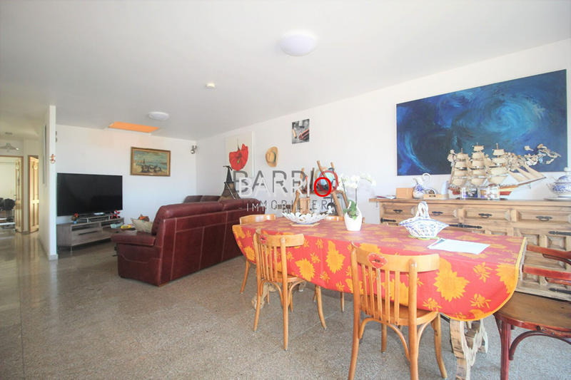 Maison - 360 m² - 10 pièces