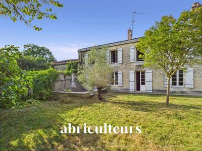 Maison - 258 m² - 12 pièces