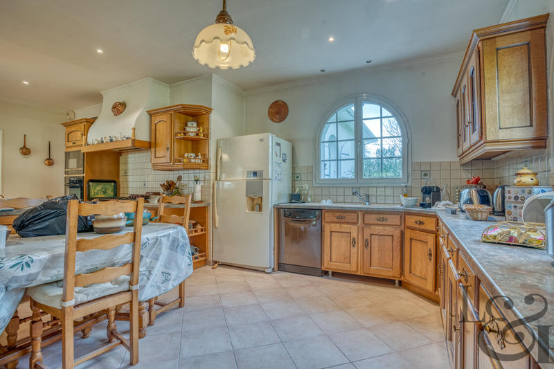 Maison - 143 m² - 7 pièces