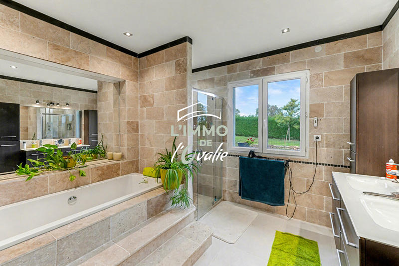 Maison - 170 m² - 5 pièces