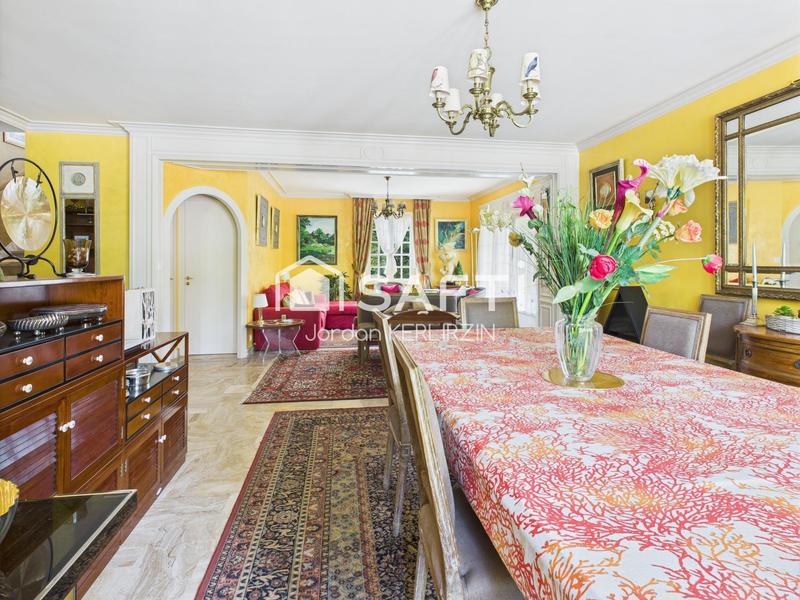 Maison - 380 m² - 13 pièces