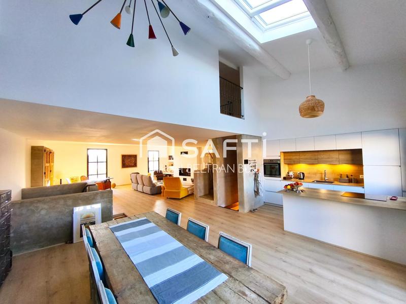 Maison - 200 m² - 6 pièces