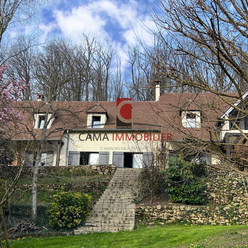 Maison - 268 m² - 9 pièces