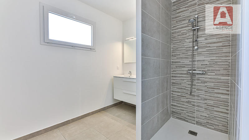 Maison - 93 m² - 5 pièces