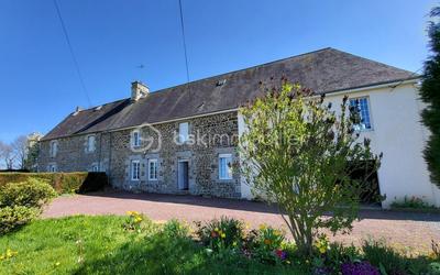 Maison en pierre - 235 m² - 10 pièces