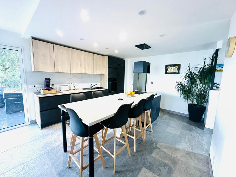 Maison - 148 m² - 6 pièces