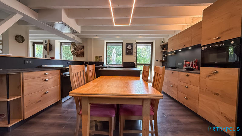 Maison ancienne - 270 m² - 9 pièces