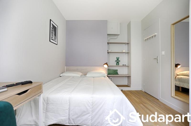 Chambre - 10 m² - 1 pièce