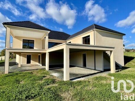 Maison - 176 m² - 1 pièce