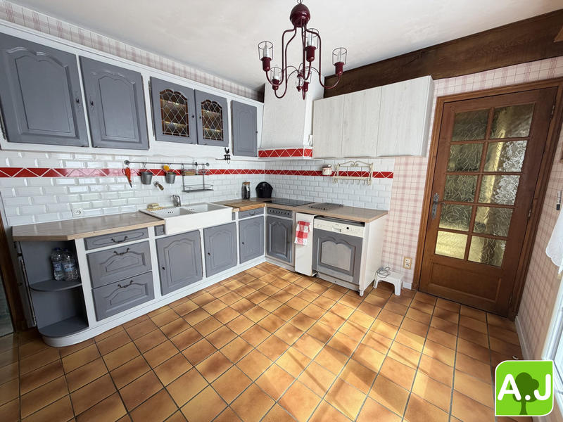 Maison - 175 m² - 8 pièces