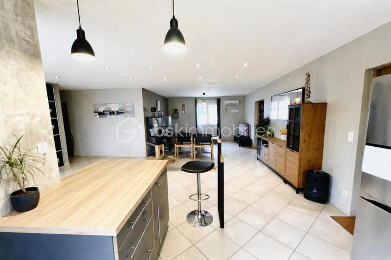 Maison traditionnelle - 107 m² - 5 pièces