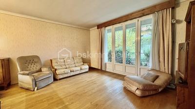 Maison traditionnelle - 93 m² - 5 pièces