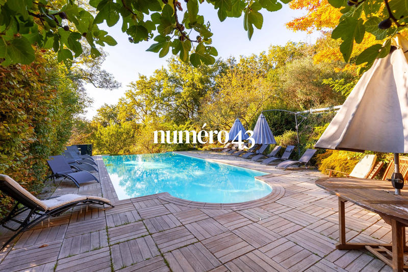 Maison ancienne - 218 m² - 7 pièces