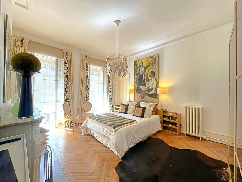 Appartement - 179 m² - 6 pièces