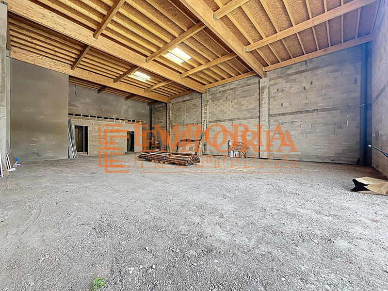 Local commercial - 200 m²