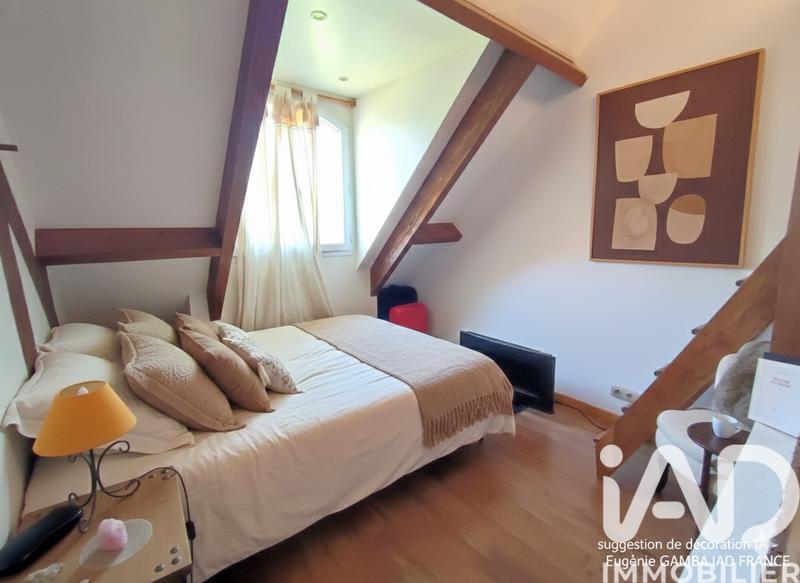 Maison - 230 m² - 7 pièces