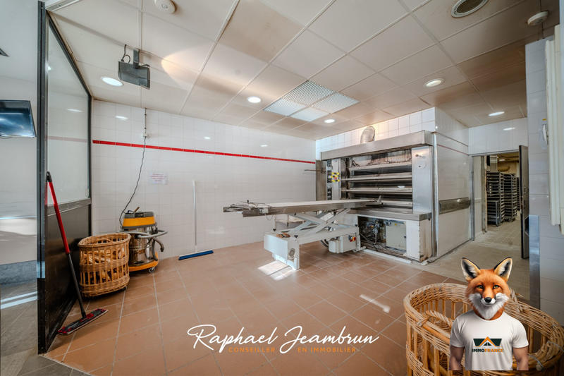 Local commercial - 710 m²