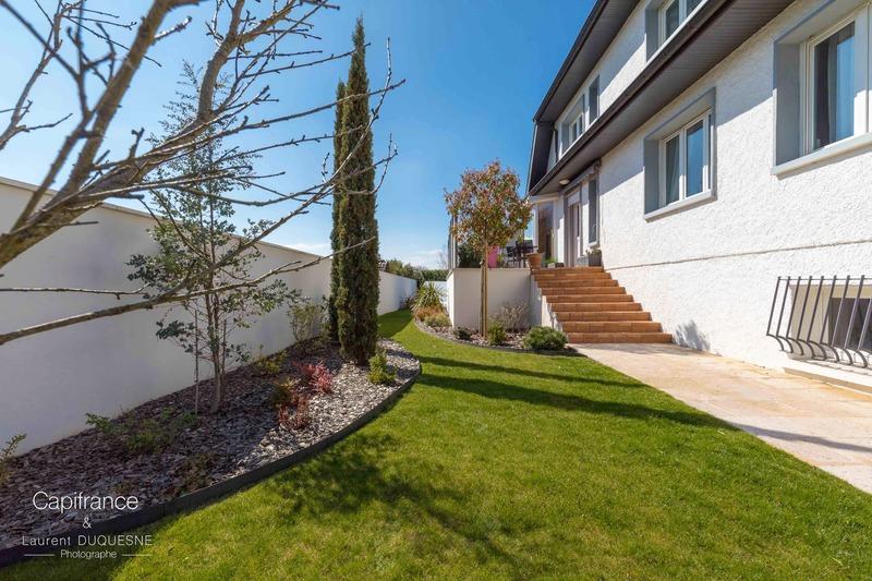 Maison - 200 m² - 8 pièces